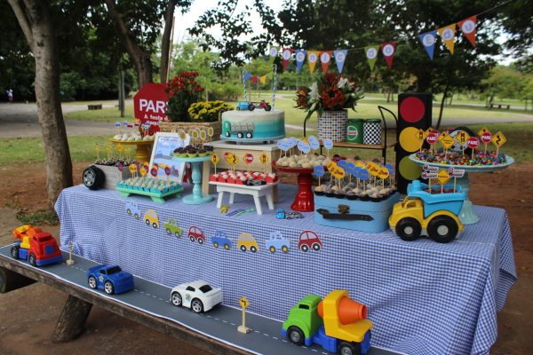 Picnic de Carrinho e Caminhão