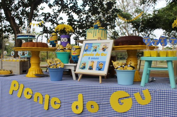 Picnic Minions